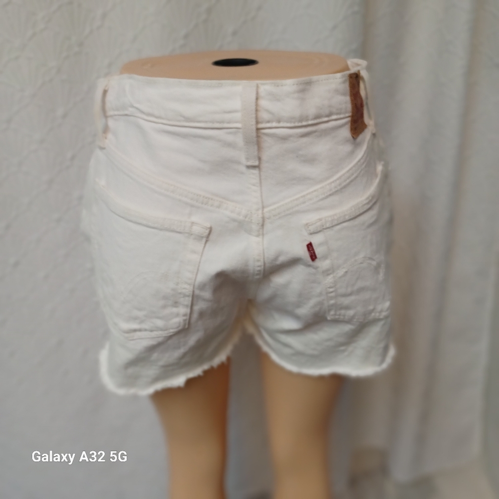 Levi's White Jean Shorts for Women Size W31 - Picture 5 of 14